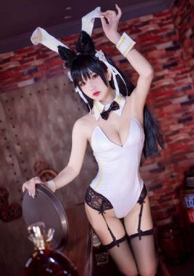 一边舔一边插_未删减完整版